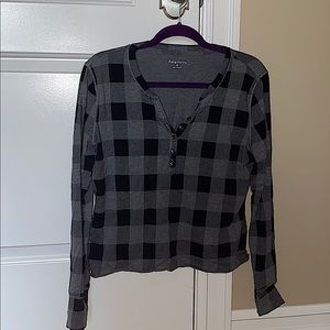 Cropped square pattern long sleeve shirt